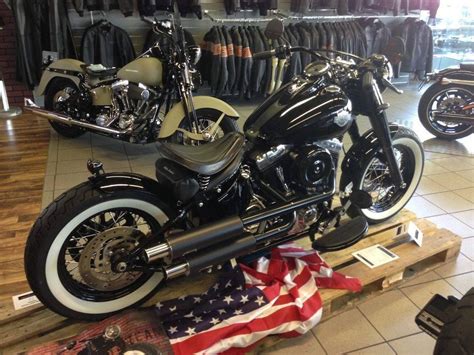 I wish i was able to stay comfortable on bikes like that but over time i had to change it up to a more practical setup. The perfect softail slim IMO... | Harley bobber, Bobber ...