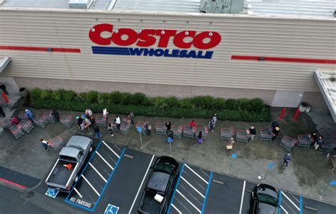 Costco Announces New Hours Social Distancing Guidelines For Its Stores