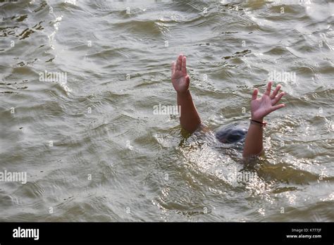 Drowning Child Stock Photos And Drowning Child Stock Images Alamy