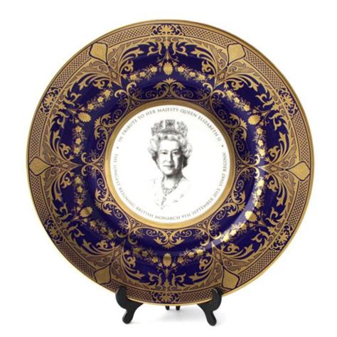 Commemorative Plate Queen Elizabeth Ii Longest Reigning Monarch