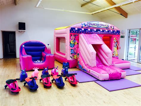 Deluxe Princess Bouncy Castle Party Package From 140 00 Mane Events