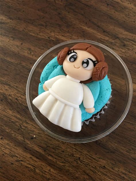 princess leia fondant topper for cupcake made by play date cupcakes in hawaii fondant toppers