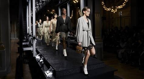 Paris Fashion Week Le Collezioni Donna Autunno Inverno 2023 2024 Lvmh