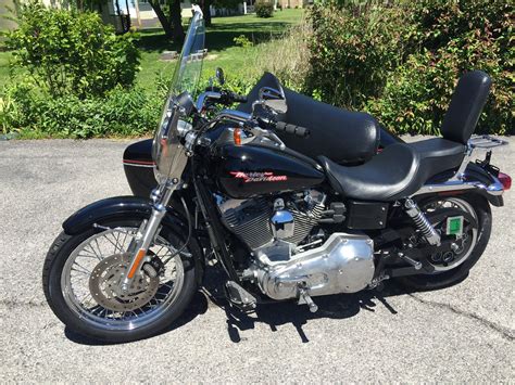 It is a super glide. 2004 Harley-Davidson® FXD/I Dyna Super Glide® (Black ...
