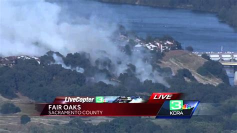 Livecopter 3 Fire Burns In Fair Oaks Area Near Homes Youtube