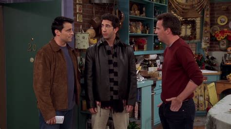 Chandler's love interest resurfaces on australian tv to discuss the show's biggest secrets. Pin by Isabel Gonzalez on FRIENDS season 10 | Friends ...