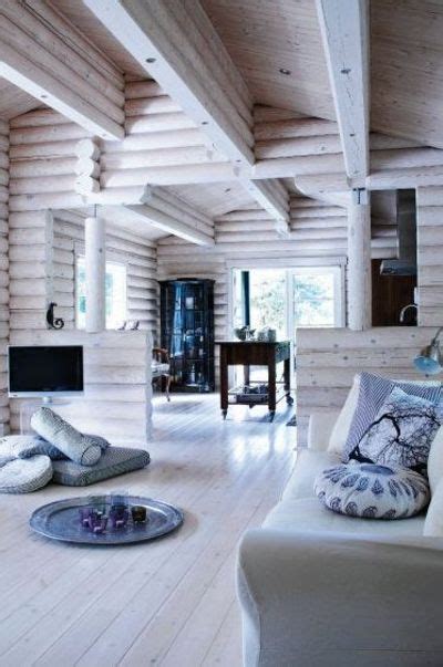 Whitewashed Log Homes White Washed Log Cabin Neat For The Home
