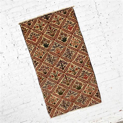 Antique Persian Oriental Hand Woven Wool On Cotton Diamond Leaf