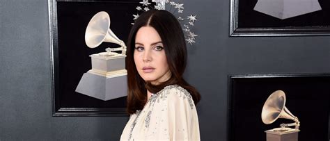 Lana Del Rey Reportedly Deleted Video Of Looters From Instagram Following Backlash The Daily