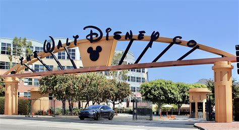 Filewalt Disney Studios Alameda Entrance Wikimedia Commons