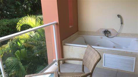 Balkon Mit Whirlpool Secrets Royal Beach Punta Cana Adults Only