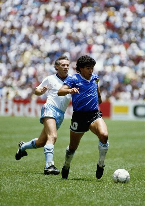 world cup moments relive diego maradona s goal of the century against england yahoo maktoob