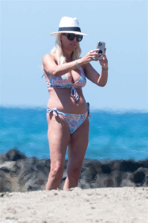 Denise Van Outen In Bikini At A Beach In Marbella Hawtcelebs
