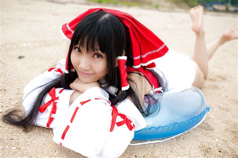 Sexy Asian Cosplay Girl Hakurei Reimu Photo 1 12 109 201 134 213