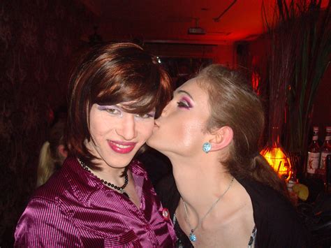 smmmooooooooch being kissed by lovely girls always a plus… flickr