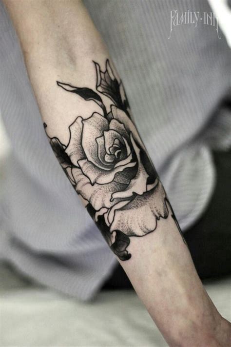 Rose tattoos do not only bring life and elegance, they are also an embodiment of beauty and a cool way tribal rose tattoo: 36 best Family Rose Tattoo images on Pinterest | Best ...