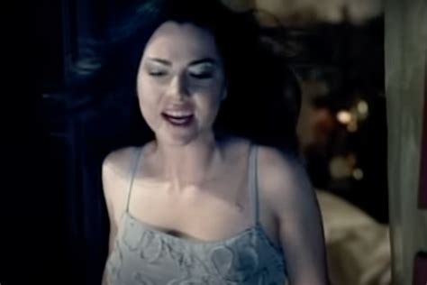 Evanescences Bring Me To Life Video Passes Billion Youtube The Loon Kkln Fm