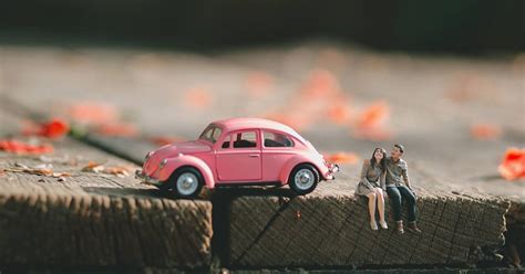 This Wedding Photographer Turns You Into A Miniature Person