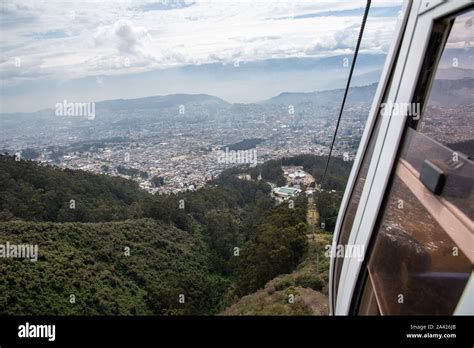El Teleférico De Quito Es El Teleférico Más Alto Del Mundo Fotografía