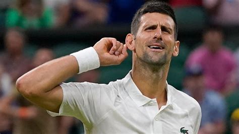 Wimbledon Novak Djokovic Brushes Aside Stan Wawrinka While Carlos