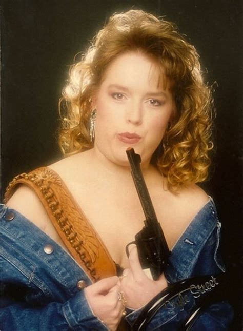 20 Of The Most Hilarious Glamour Shots Youve Ever Seen Vintage Everyday