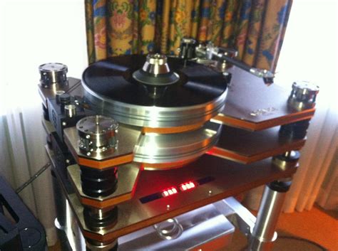 Kronos Turntable Spotted At Taves Toronto Audio Visual Exposition