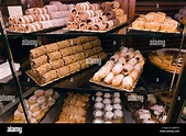 Typische italienische süßigkeiten -Fotos und -Bildmaterial in hoher ...