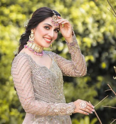 Ayeza Khan Looks Alluring In Her Latest Photoshoot For Royli Salon Et