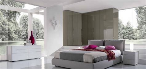 Nella categoria camere da letto moderne sono presenti 126 articoli. Suggerimenti utili all'acquisto di camere da letto moderne a Lecce