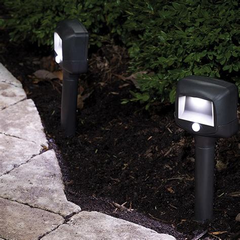 Mr Beams Mb572 Outdoor Wireless Battery Powered 35 Lumens Led Path