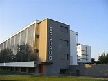 Las Grandes Obras de Arte: 124."Edificio Bauhaus" (1919) de Walter Gropius