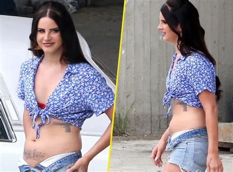 Photos Lana Del Rey Elle Dévoile Sans Complexe Son Ventre Mou Sur