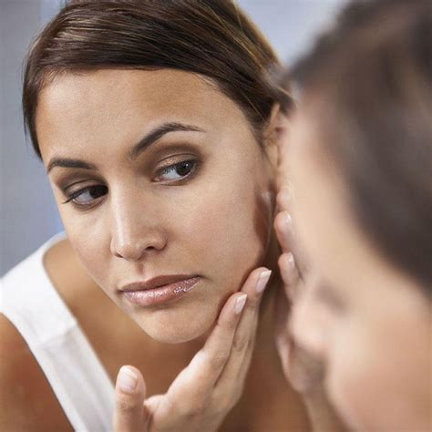 If your ingrown hair starts to fill with white or yellow pus, it's infected. Pin on Skin Care