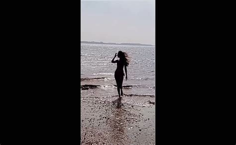 Sonal Chauhan Bikini Scene In Flaunting Her Asset In Black Bikini At Beach Aznude