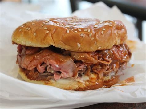 Fill pita pockets with meat, tomatoes and lettuce. Gallery: 13 Great Roast Beef Sandwiches Around Boston ...