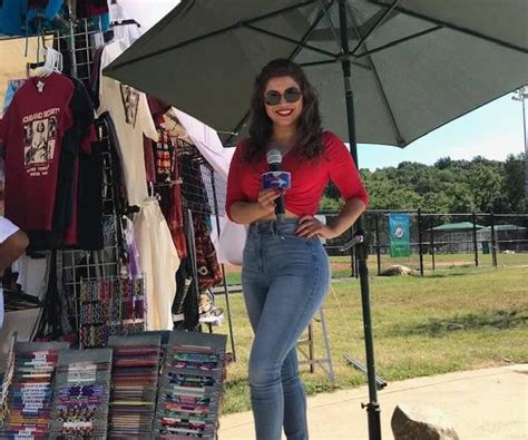 Sandra Jimenez Modelo De Coneccion Latina Conección Latina A Través De Telemundo