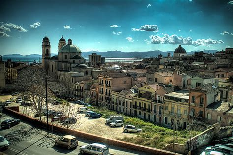 It has both a large port and an airport, making it easily accessible from mainland italy and a good place to start a tour of sardinia.the city also has many interesting sights and attractions, from archaeological treasures to medieval monuments. LE 10 COSE DA VEDERE ASSOLUTAMENTE A CAGLIARI | SARDEGNA REMIX