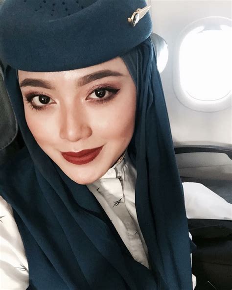 Pretty Lovely Saudi Airline Stewardess Pramugari Wanita