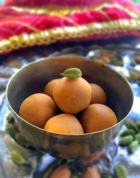 Let us take you through 11 best ladoo (laddu) recipes that will force you to gorge on to these delights. Microwave Besan Ladoo (Quick Diwali Sweet Recipe)