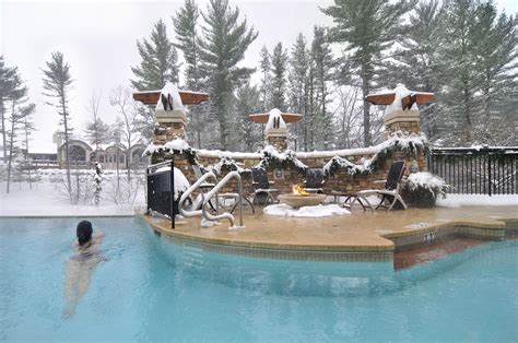 Great Ways To Enjoy The Dells In Winter Wisconsin Dells Wisconsin Travel Indoor Attractions