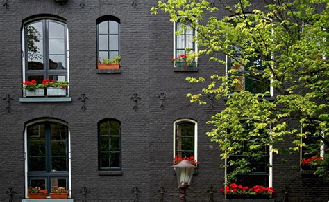 25 Inspiring Exterior House Paint Color Ideas Exterior Painted Brick