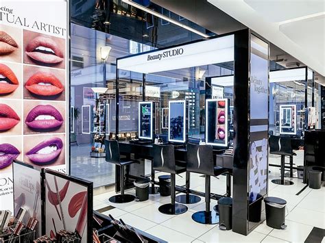 Sephora Debuts Its New Beauty TIP on Michigan Avenue