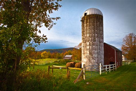 Prettiest Fall Foliage Villages In Southern New England