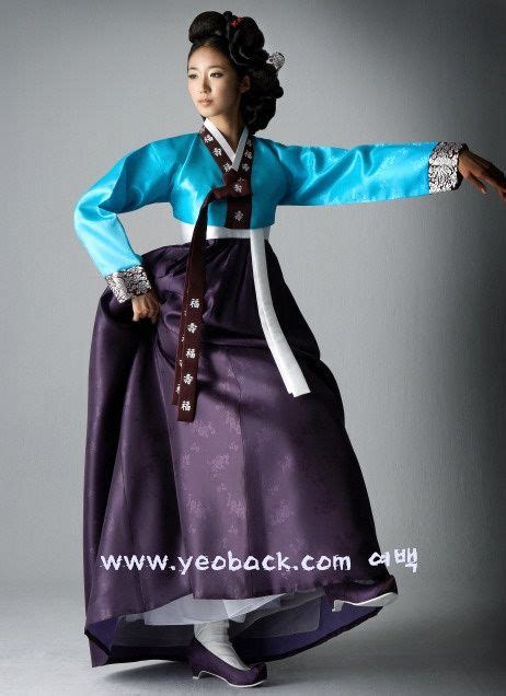 Costume And Hairstyle Of Kisaeng Joseon Era Korea Hanbok Jeogori