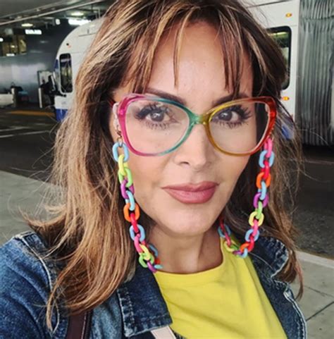 ¿Quién es Verónica Macías? La conductora que aprendió el humor de Paco