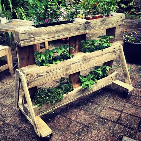 15 Handmade Pallet Garden Planters Diy To Make