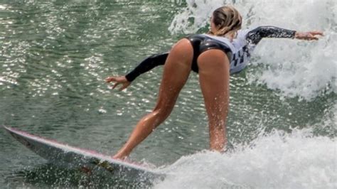 Magicandre Hot Surfer Babes Pin 41971170