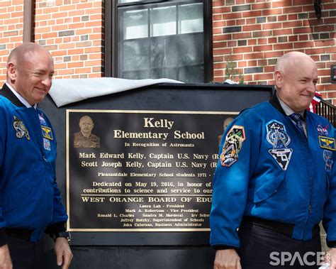 Scott and mark kelly are the only twins to have traveled in space. Astronaut twins Mark & Scott Kelly get hero's welcome in ...