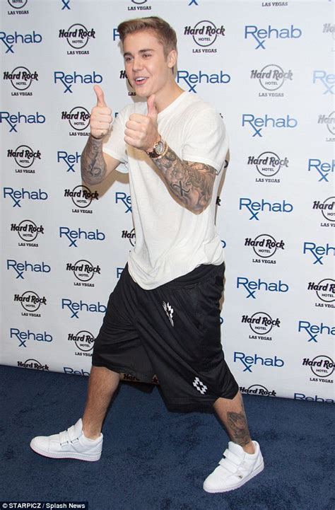 Justin Bieber Flexes His Muscles At Rehab Party Before Mayweather V