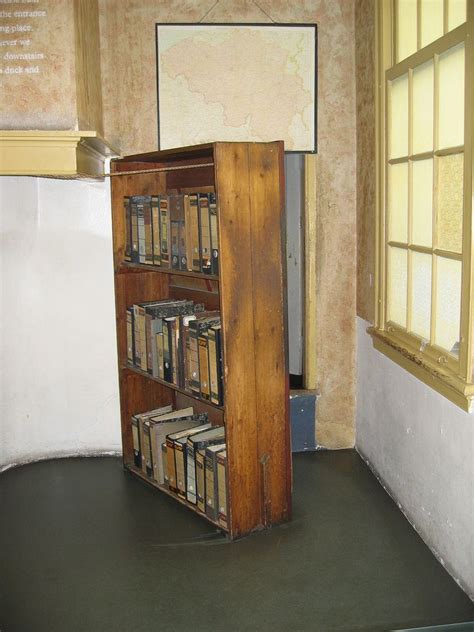 Het Huis Van Anne Frank De Boekenkast Verleende De Toegang Tot Het